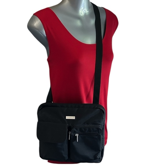 Baggallini Canyon Bag Crossbody in Black - Picture 8 of 9
